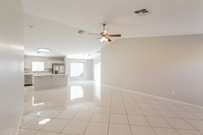 Foto del edificio - 12653 W Surrey Ave