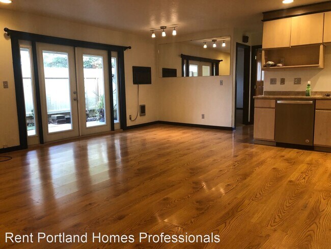 Building Photo - 16810 SW Gleneagle Dr
