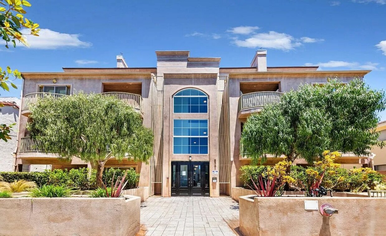 Foto principal - 8541 Alcott St