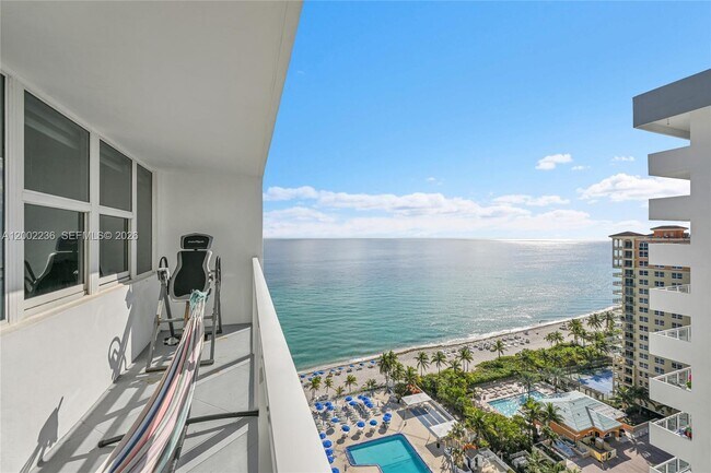 Building Photo - 2030 S Ocean Dr