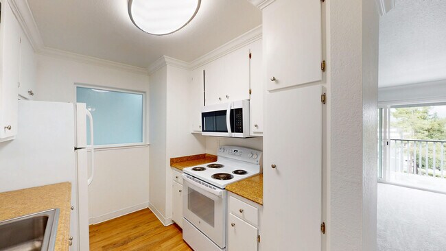 Building Photo - 521 Alameda del Prado
