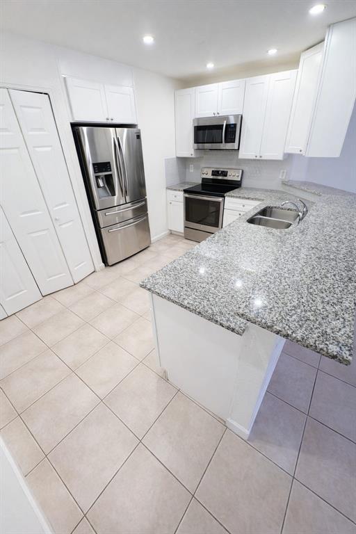 Foto del edificio - 627 Bluebill Ct