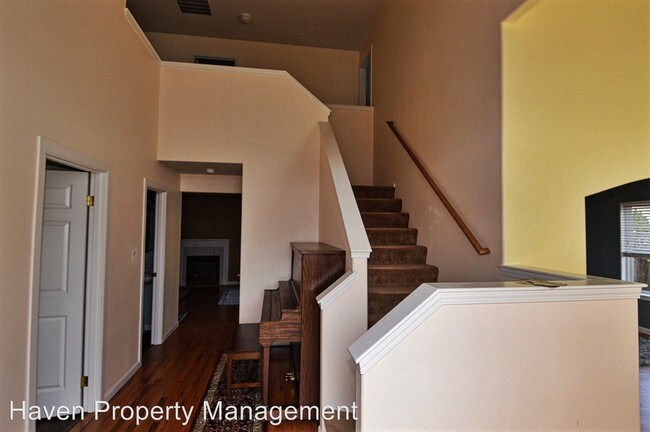 Building Photo - 4 br, 2.5 bath House - 6529 60th St W