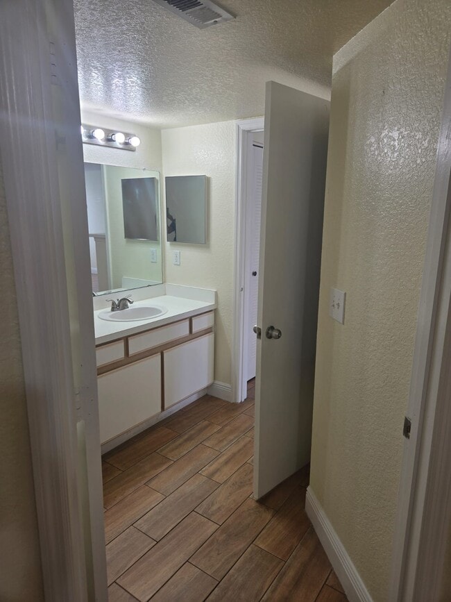 Building Photo - 4105 Tropical Isle Blvd