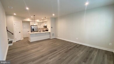 Building Photo - 2528 VERONA Pl