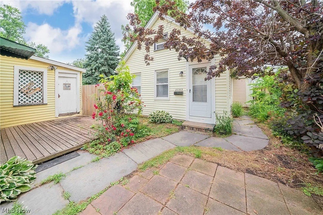 Photo - 2053 W 45th St (Cleveland, OH)