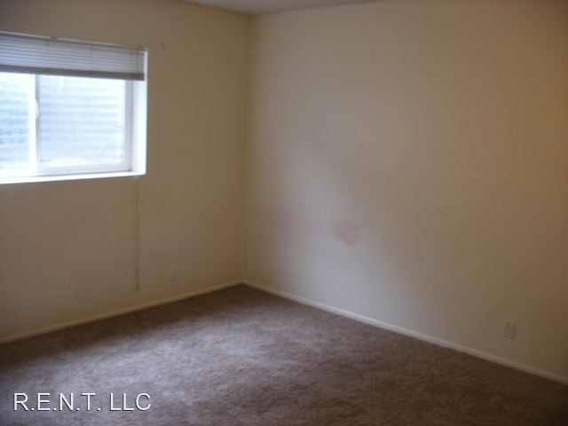 Foto del edificio - 5 br, 3 bath House - 1399 W 6850 S