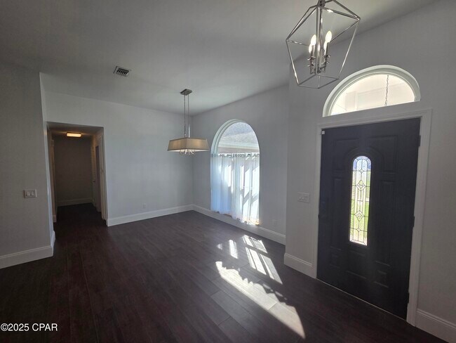 Foto del edificio - 1303 Sutherland Ct