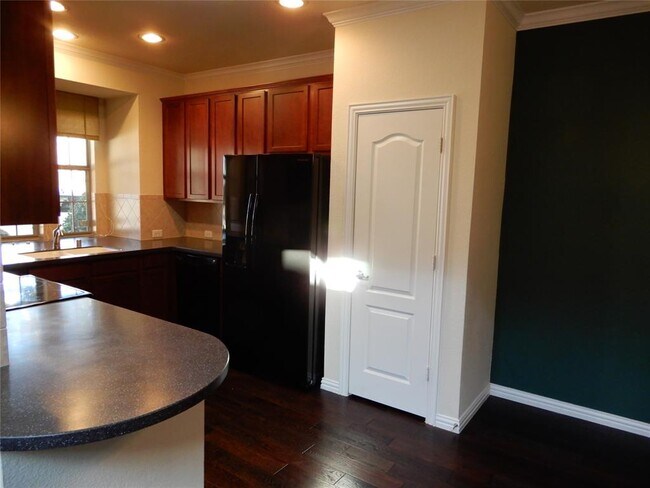 Foto del edificio - 1704 Estacado Dr