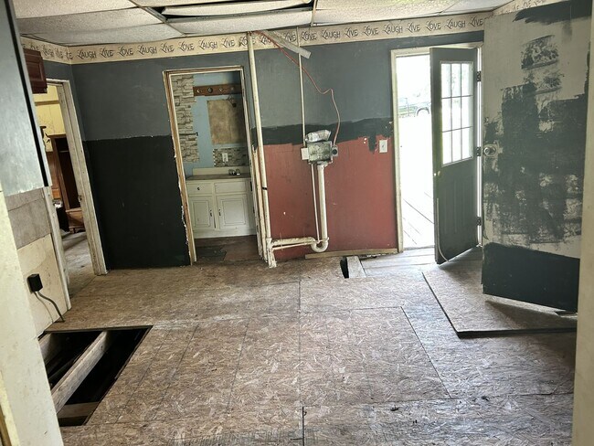 Foto del edificio - Just listed! - $390 Month / $800 Down