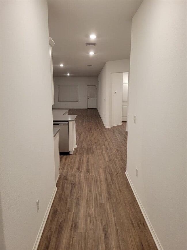 Building Photo - 408 Barcelona