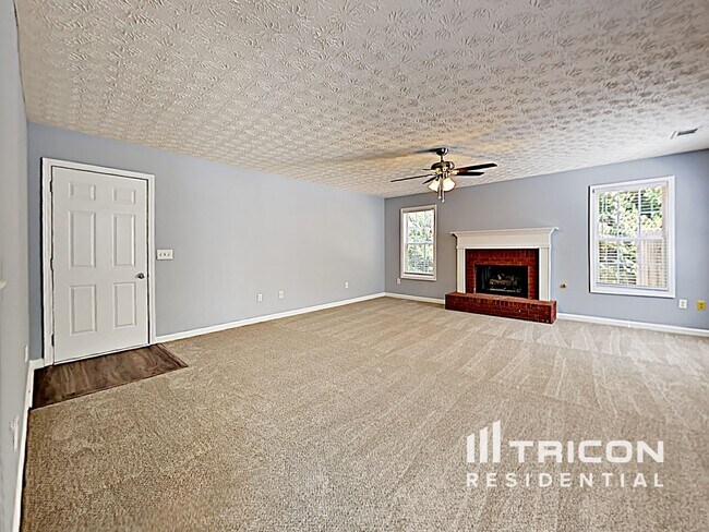 Building Photo - 648 Stonecrest Dr