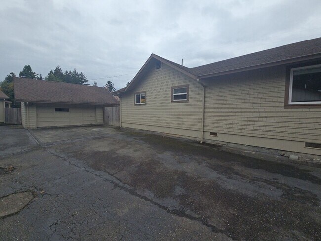 Foto del edificio - 741 Westgate Dr