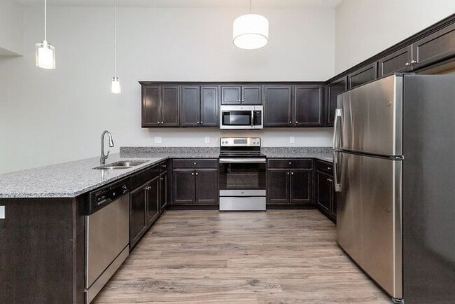 Building Photo - $1,575 | 2 Bedroom, 2 Bathroom Condo | No ...