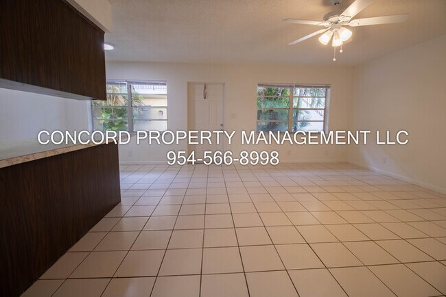 Foto del edificio - Spacious 2 Bedroom, 1 Bathroom- Pool - Laundry on Site- Fully Tiled- Central AC