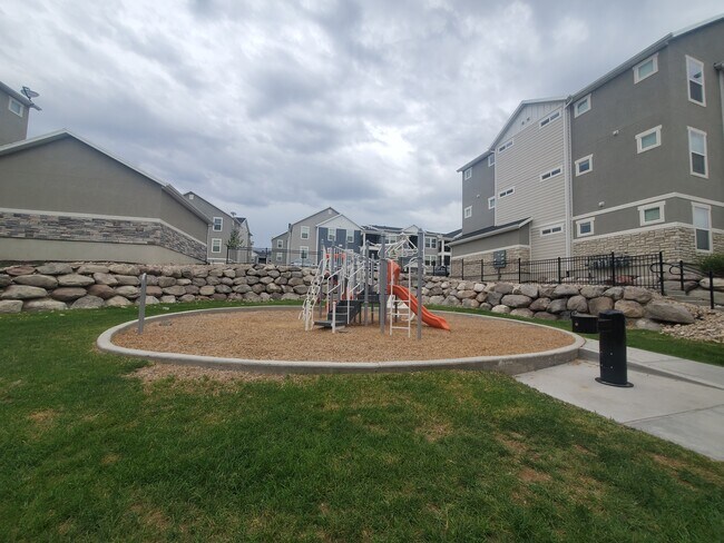Building Photo - 1761 W Terra Vista Ln
