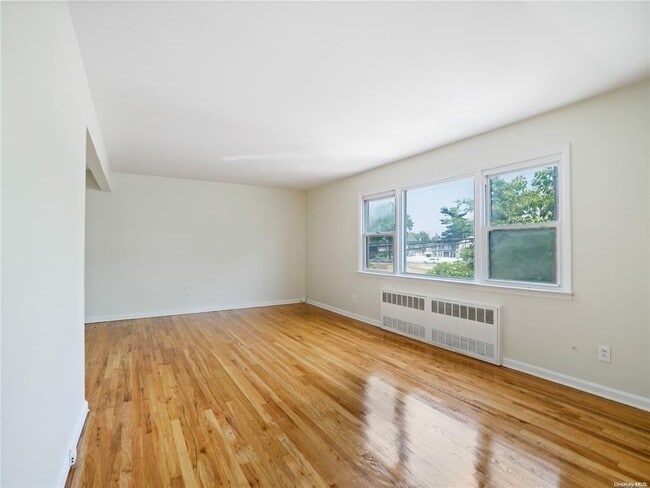 Building Photo - 3926 Clearview Expy