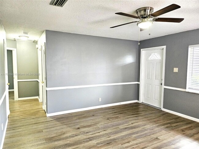 Building Photo - 1040 NW 73rd Terrace
