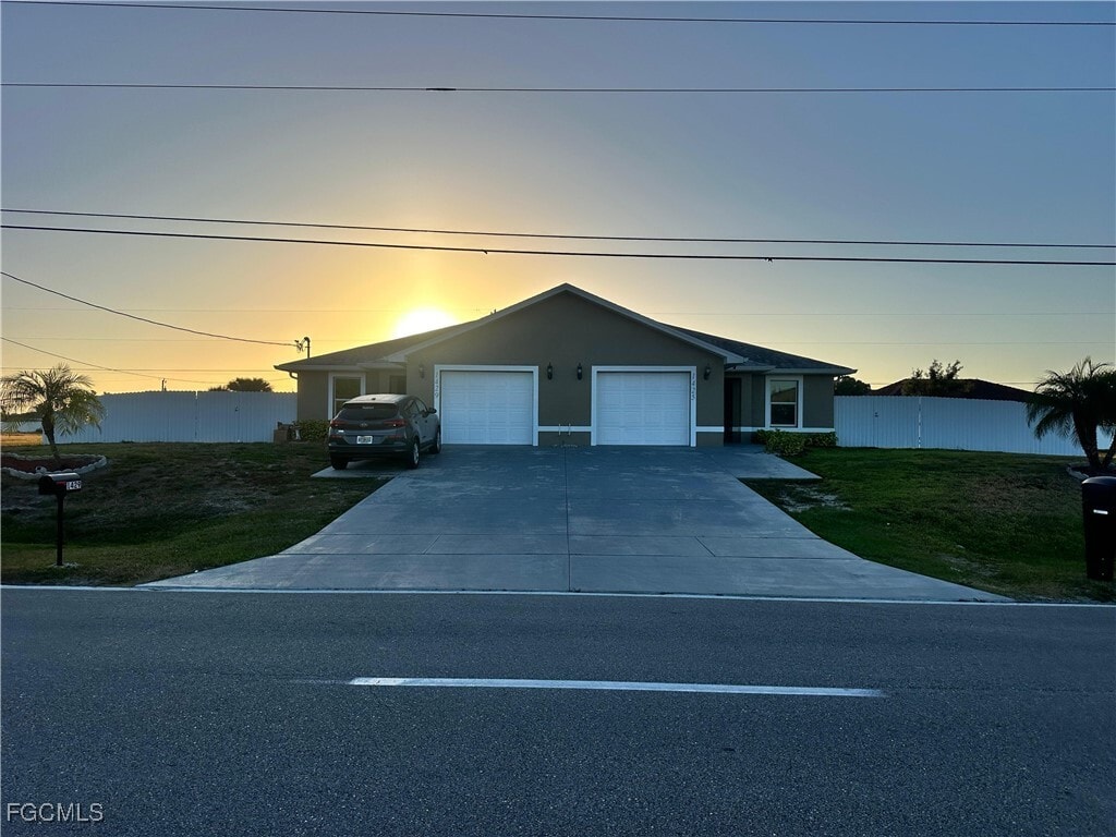 Foto principal - 1429 Nelson Rd N