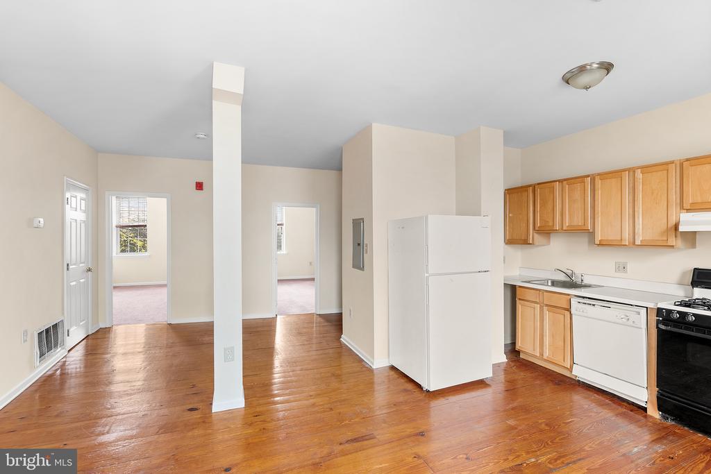 Foto principal - 321-23 N Front St