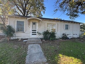 Building Photo - 503 W Elm