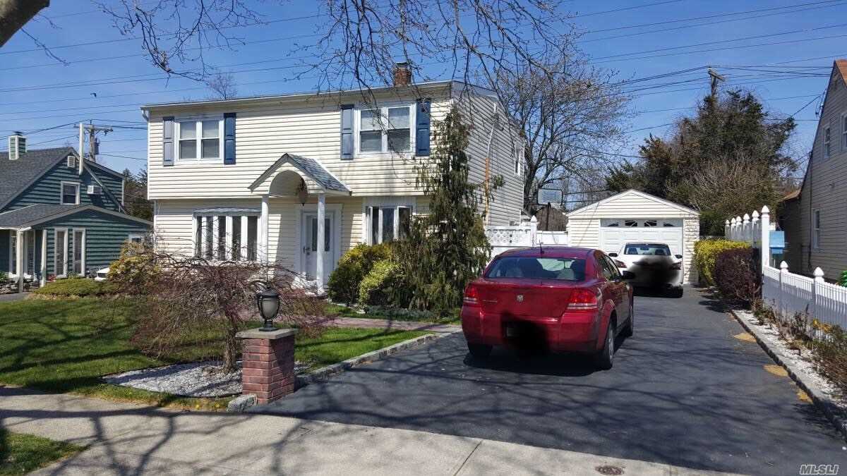 Primary Photo - 169 Old Farm Rd
