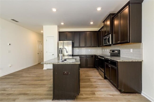 Building Photo - 4950 Elm Brook Dr