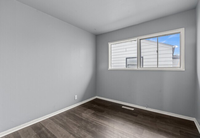 Foto del edificio - 6832 Cornell St