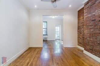 Building Photo - 250 Mott St