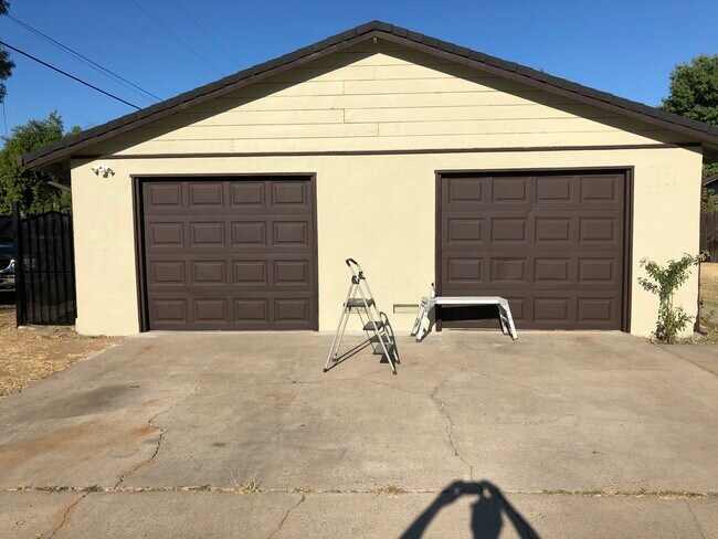 Foto del edificio - 7171 Chris Ave