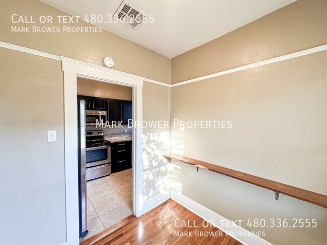 Building Photo - 137 N Robson Unit 1