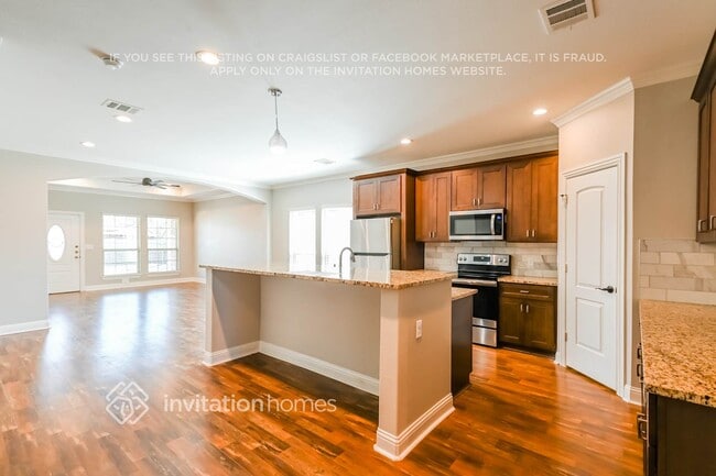 Building Photo - 433 Arrowhead
