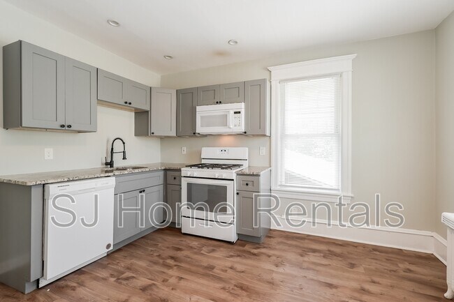 Foto del edificio - 745 Highland Ave
