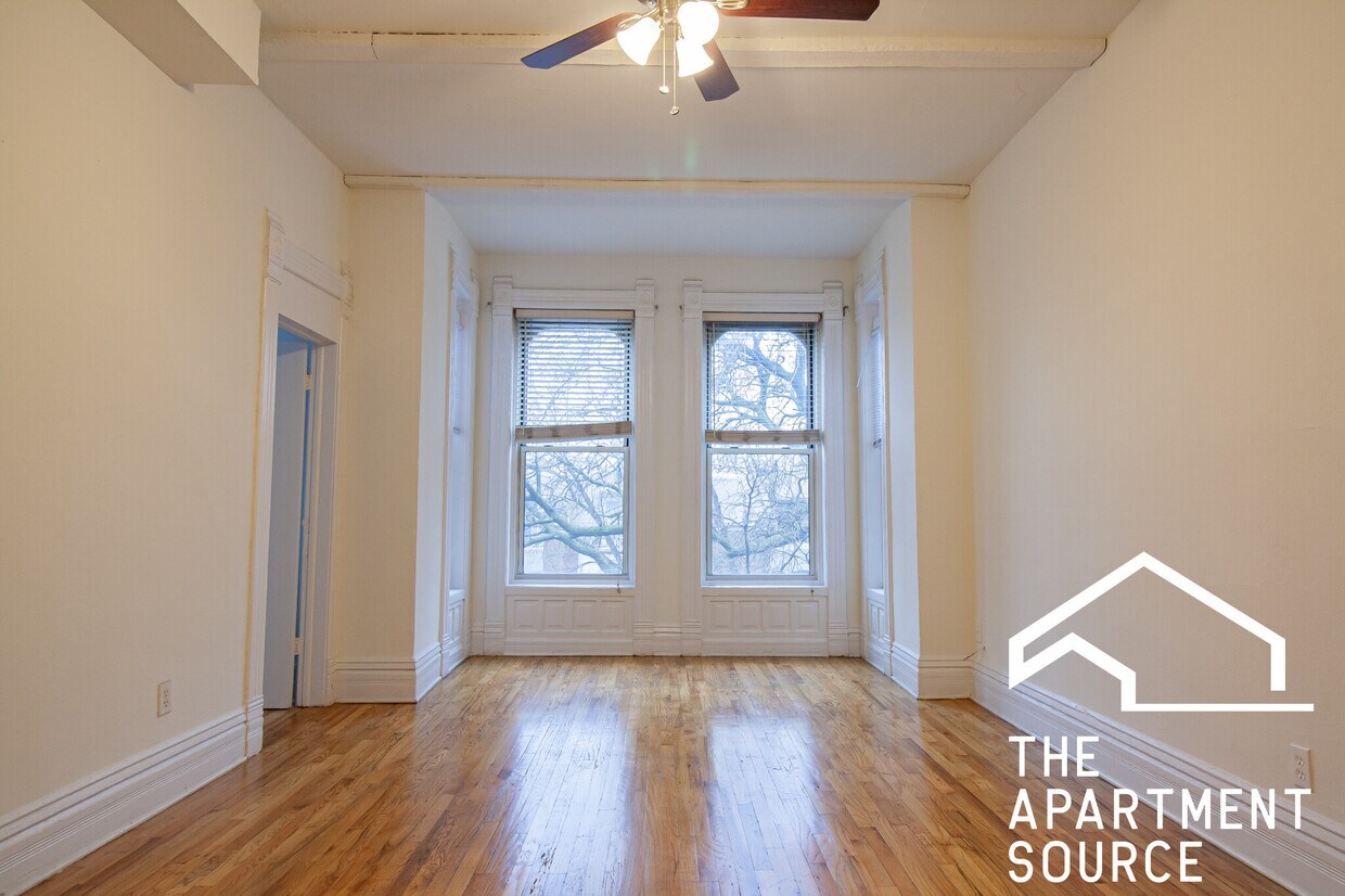 Primary Photo - 2025 N Racine Ave