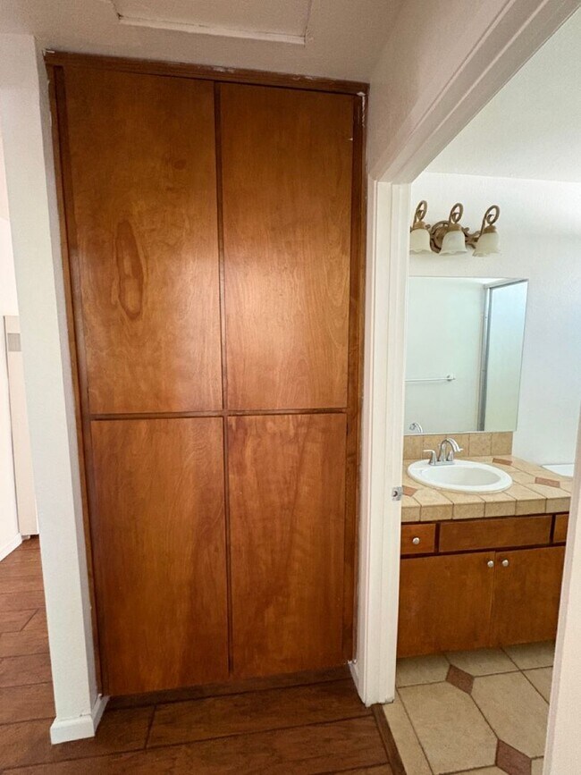 Foto del edificio - Spacious 2-Bedroom Apartment in Atascadero – Available Now!
