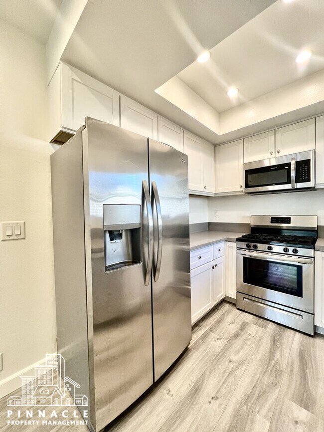 Foto del edificio - 2 Bedroom Apartment in Torrance For Rent