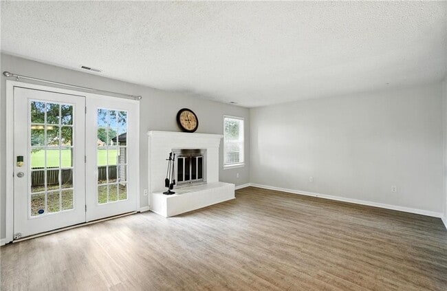 Foto del edificio - 2333 Meadows Landing