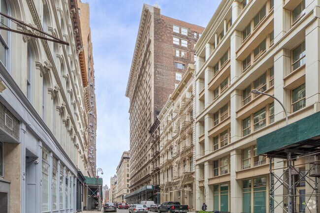 Building Photo - 61 Walker St