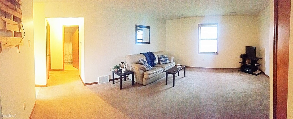 Primary Photo - 2 br, 1 bath 4plex - 825 Sunflower St Apt C