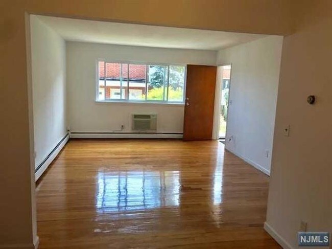 Building Photo - 463-473 Preakness Ave