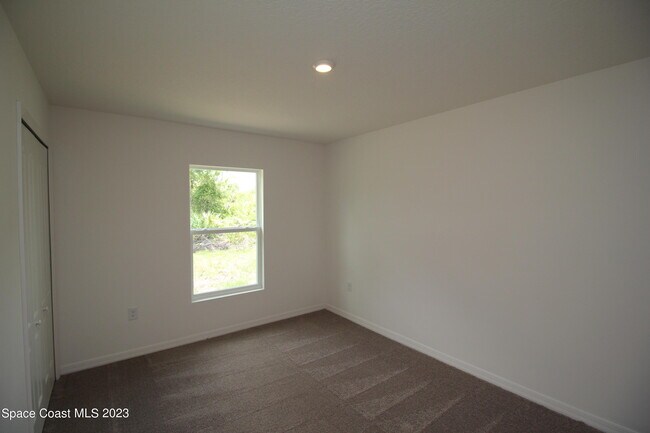 Building Photo - 147 Franzing St