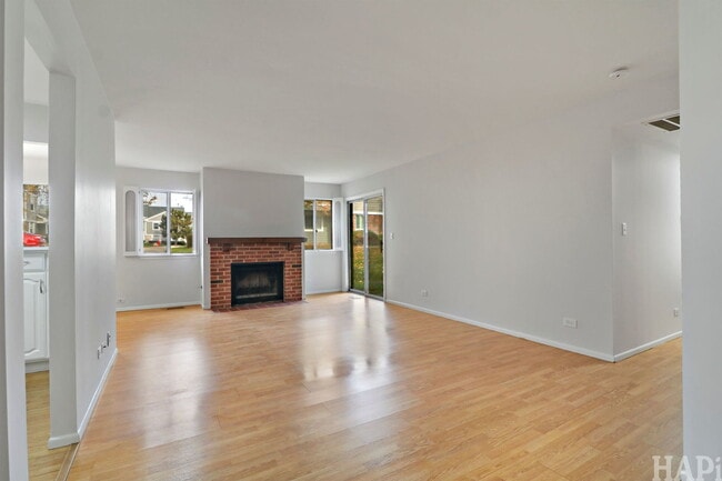 Building Photo - 602 Eastview Ct