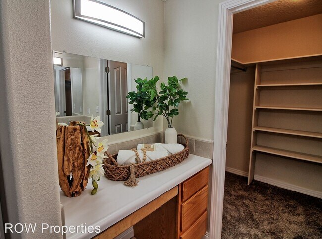 Foto del edificio - 3 br, 2 bath House - 1011 W Peregrine Dr