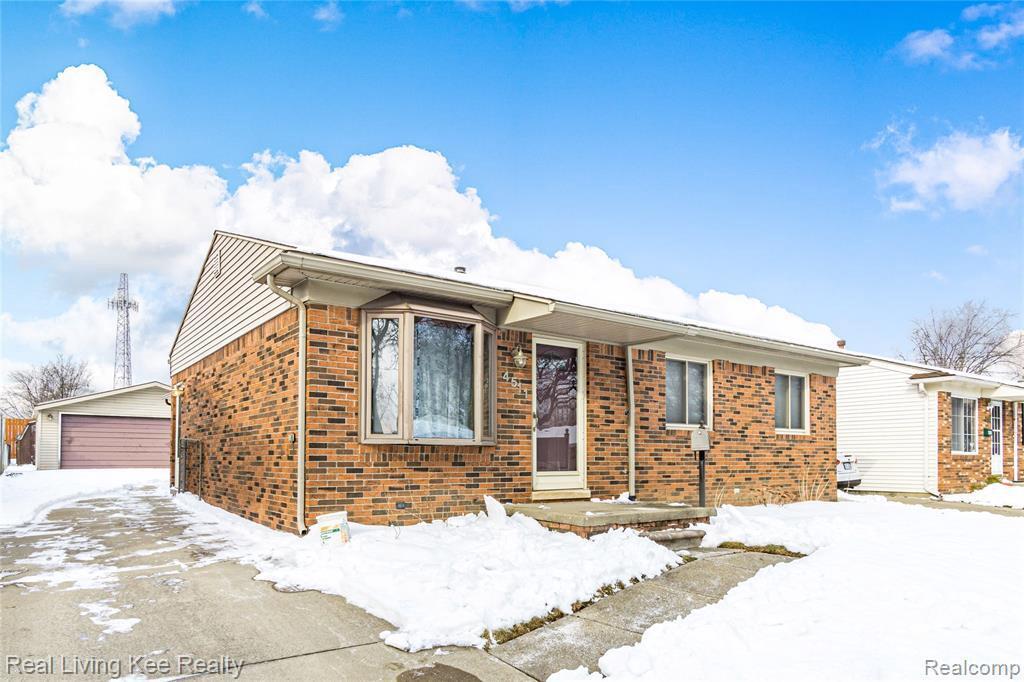 Primary Photo - 4511 Briarwood Ave