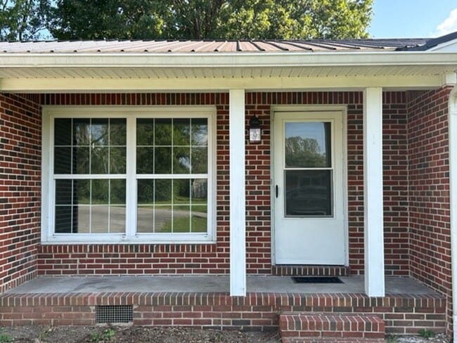 Building Photo - Lovely Ranch Home in Woodbury