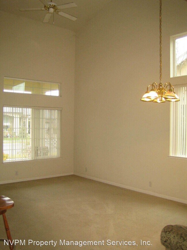 Building Photo - 3 br, 2.5 bath House - 1614 Harvest Glen D...