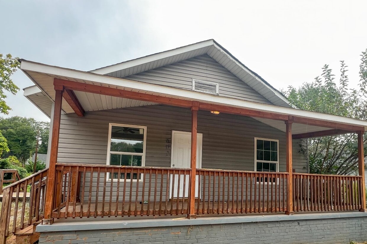 Primary Photo - 602 Easley Bridge Rd
