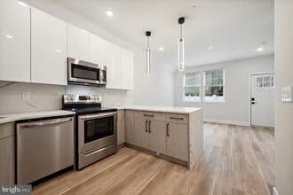 Building Photo - 614 N Pallas St
