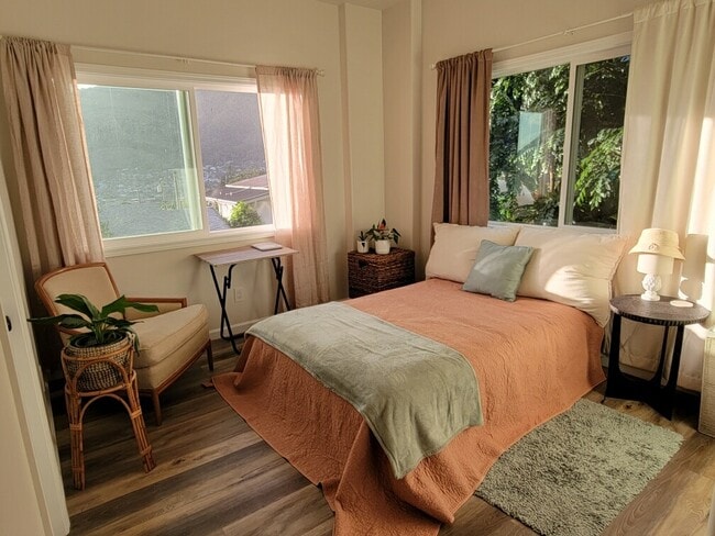 Building Photo - 3033 Seaview Rise