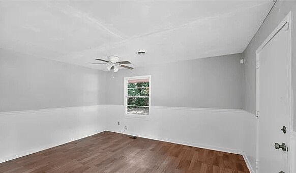 Foto del edificio - 704 Valleyview Dr